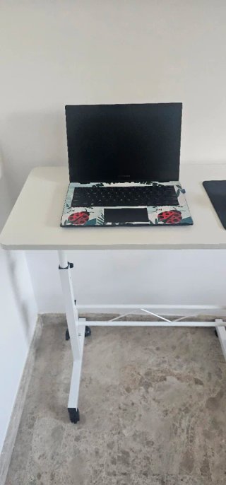 Escritorio blanco plegable para trabajo