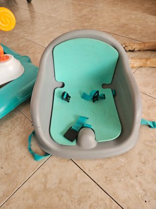 Silla portátil gris y turquesa