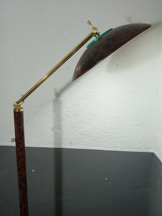 Lámpara de pie regulable LED