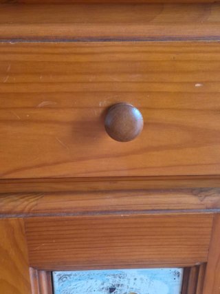 Alacena rústica madera con azulejos decorativos