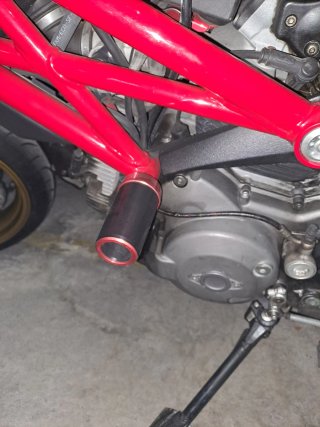 Ducati Monster 696 Roja y Dorada