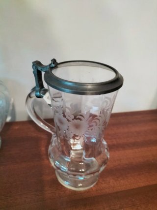Set di brocche da birra vintage in vetro con incisioni