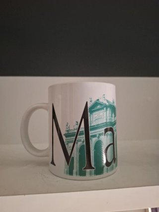 Taza Starbucks Puerta de Alcalá