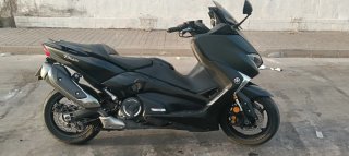 Yamaha TMAX 530 DX Negra
