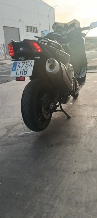 Yamaha TMAX 530 DX Negra
