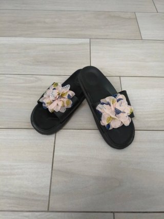 Ciabatte donna nere con fiore rosa n.41