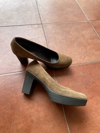Zapatos de tacón ante marrón talla 39