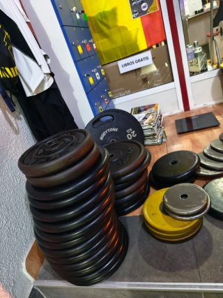 Discos de goma 15kg Precio unitario 18€