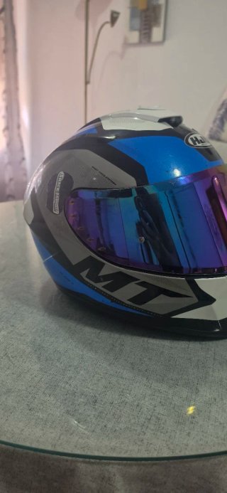 Casco de moto mt helmet azul y blanco