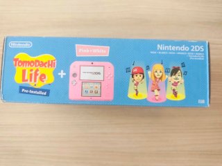 Caja Nintendo 2DS Tomodachi Life Pink+White