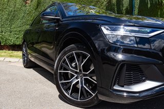 Audi Q8 S line 55 TFSIe 290kW quattro tiptronic