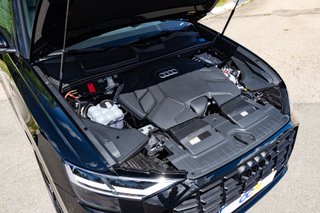 Audi Q8 S line 55 TFSIe 290kW quattro tiptronic