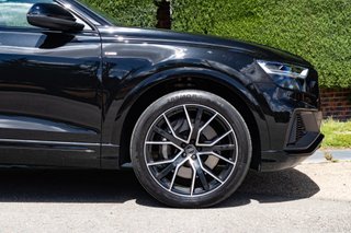 Audi Q8 S line 55 TFSIe 290kW quattro tiptronic