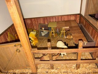 Casa de muñecas de madera estilo granja artesana