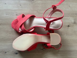 Sandalias tacón coral/rosa talla 39