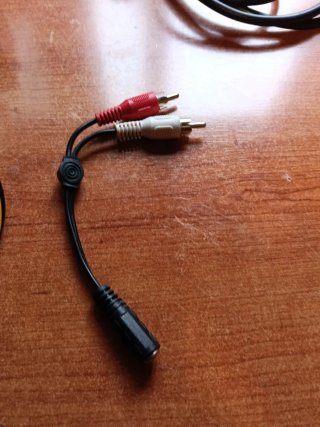 Varios cables y conectores PC
