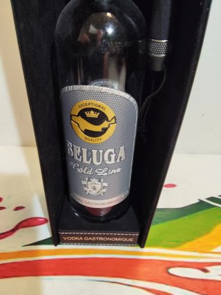 Bottiglia vuota Beluga Gold Line con scatola