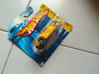 Hot Wheels Auto Giallo