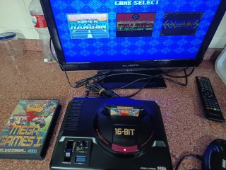 Consola Sega Mega Drive con juego