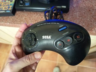 Consola Sega Mega Drive con juego