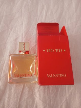 Perfume Valentino Voce Viva Dorado