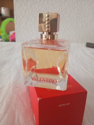 Perfume Valentino Voce Viva Dorado