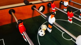 Futbolín y billar de sobremesa