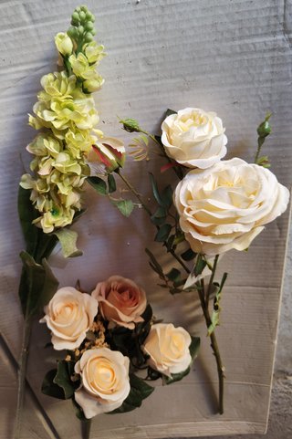 Ramo flores artificiales blanco y lila