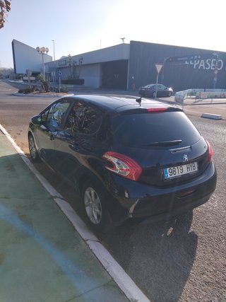 Peugeot 208 2014