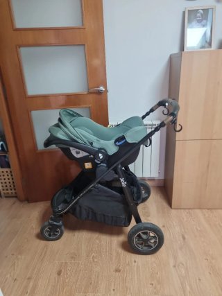 Portabebés Joie i-Snug, con carrito base de regalo