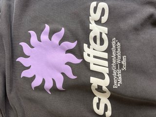 Sudadera Scuffers con logo rosa