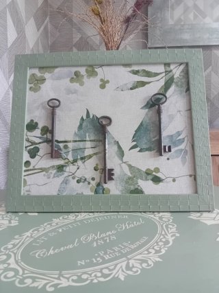Quadro decorativo con chiavi antiche