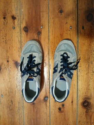 Tenis Saucony grises y azules talla 41