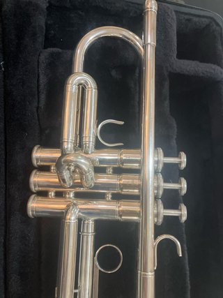Trompeta Yamaha YTR3335 Baño Plata