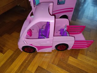 Caravana Barbie con figure e accessori