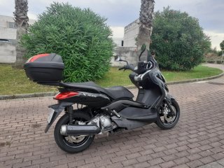 Yamaha XMAX 250i Maxi Scooter Negra