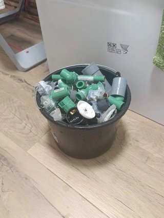Material de fontanería variado