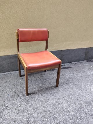 Silla madera años 70 cuero rojo