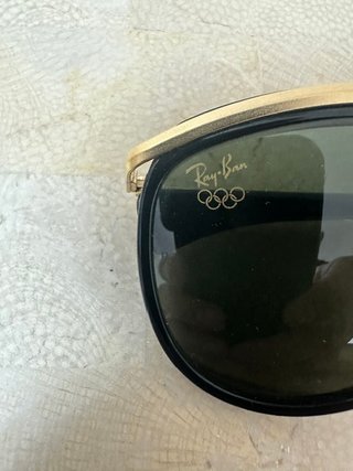 Gafas de sol Ray-Ban originales negras y doradas