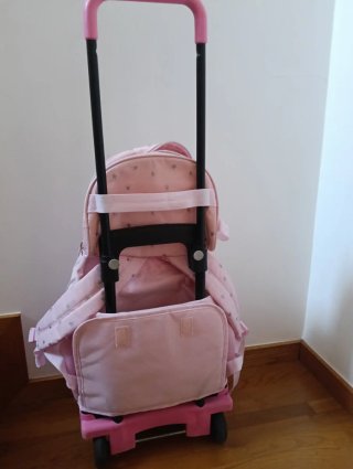 Mochila escolar MOOS con carro y neceser