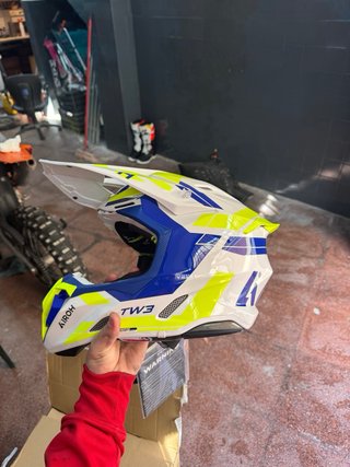 Casco Airoh Twist 3