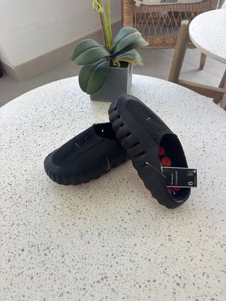 Chanclas Nike Mind Negras Rojas