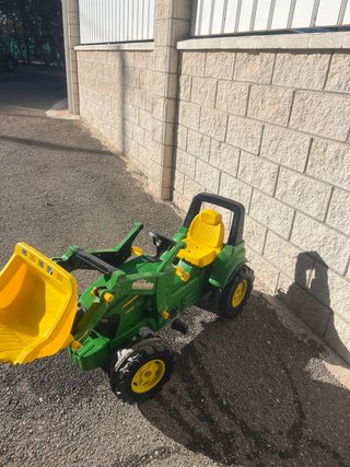 Tractor John Deere a pedales para niños