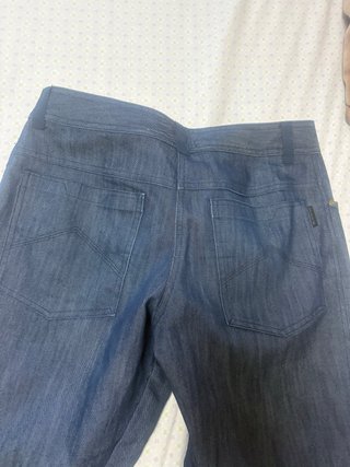 Pantalón Quechua Talla L/42 poco uso buen estado