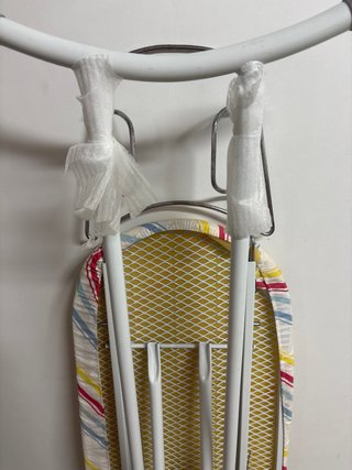 Tabla de planchar con funda a rayas