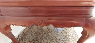 Mesa baja de salón de madera y mármol