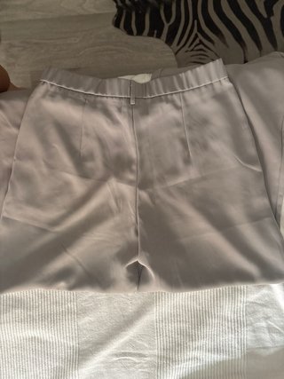 Pantalones beige anchos