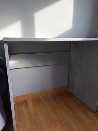 Escritorio gris y blanco para oficina/dormitorio