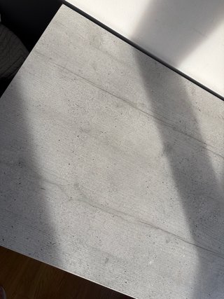 Escritorio gris y blanco para oficina/dormitorio