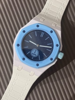 Orologio con cinturino bianco e blu
